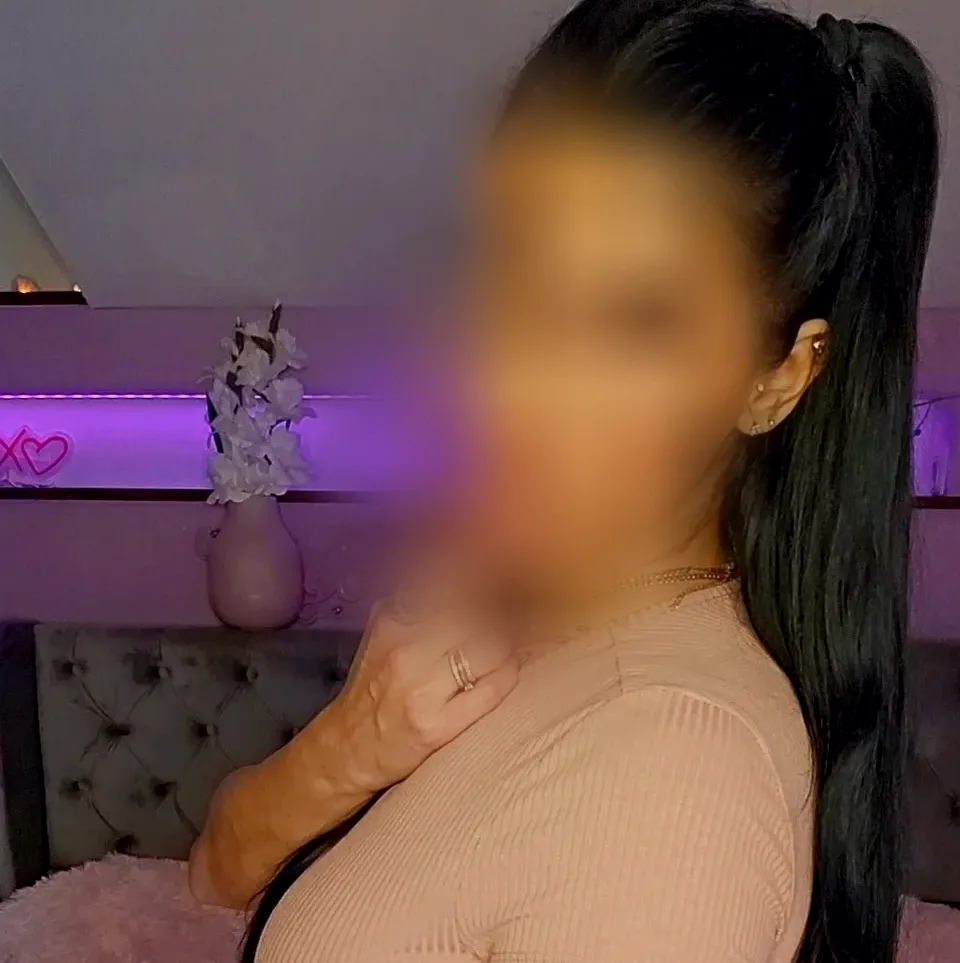 Christina, 33