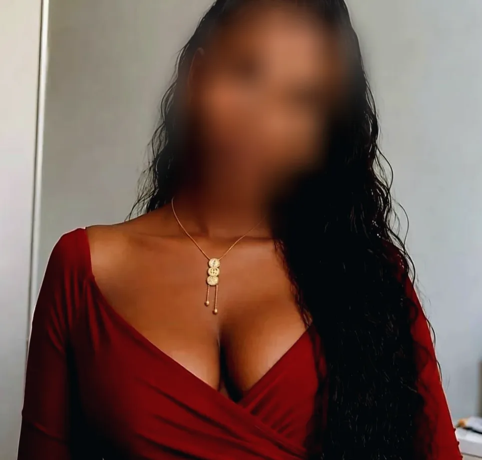 Jasmin, 23