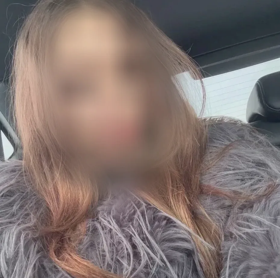 Katrin, 19