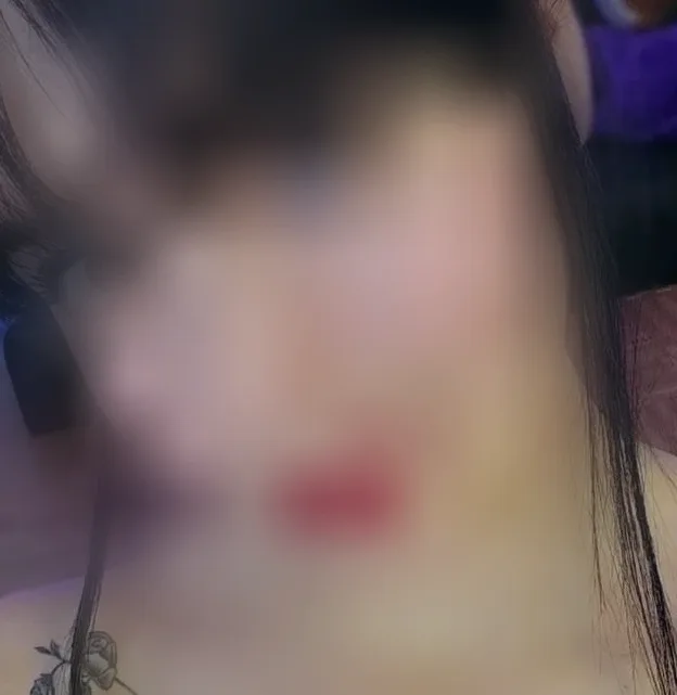 Lucia, 28